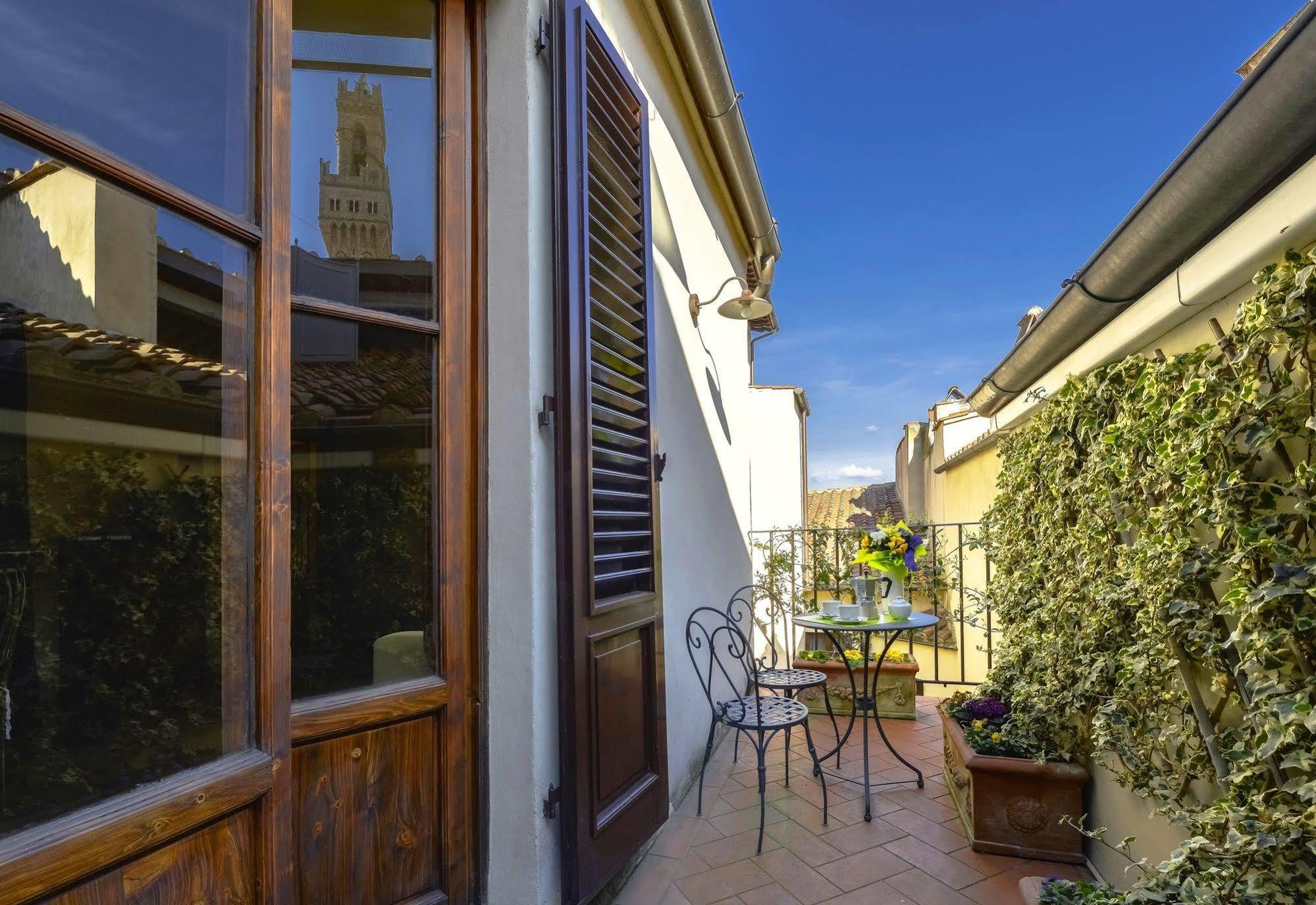 Palazzo Uguccioni Apartments Florencia Exterior foto