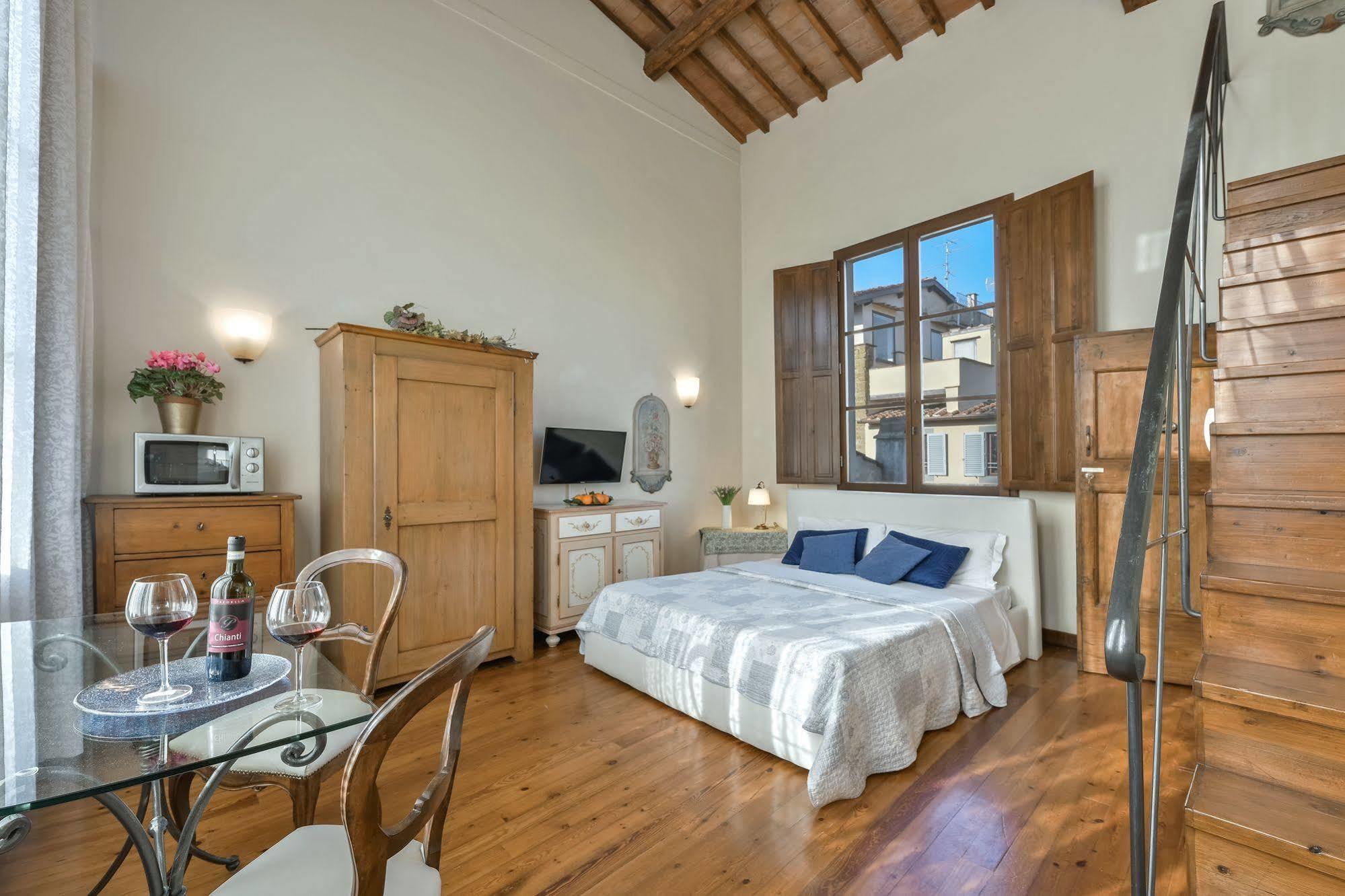 Palazzo Uguccioni Apartments Florencia Exterior foto
